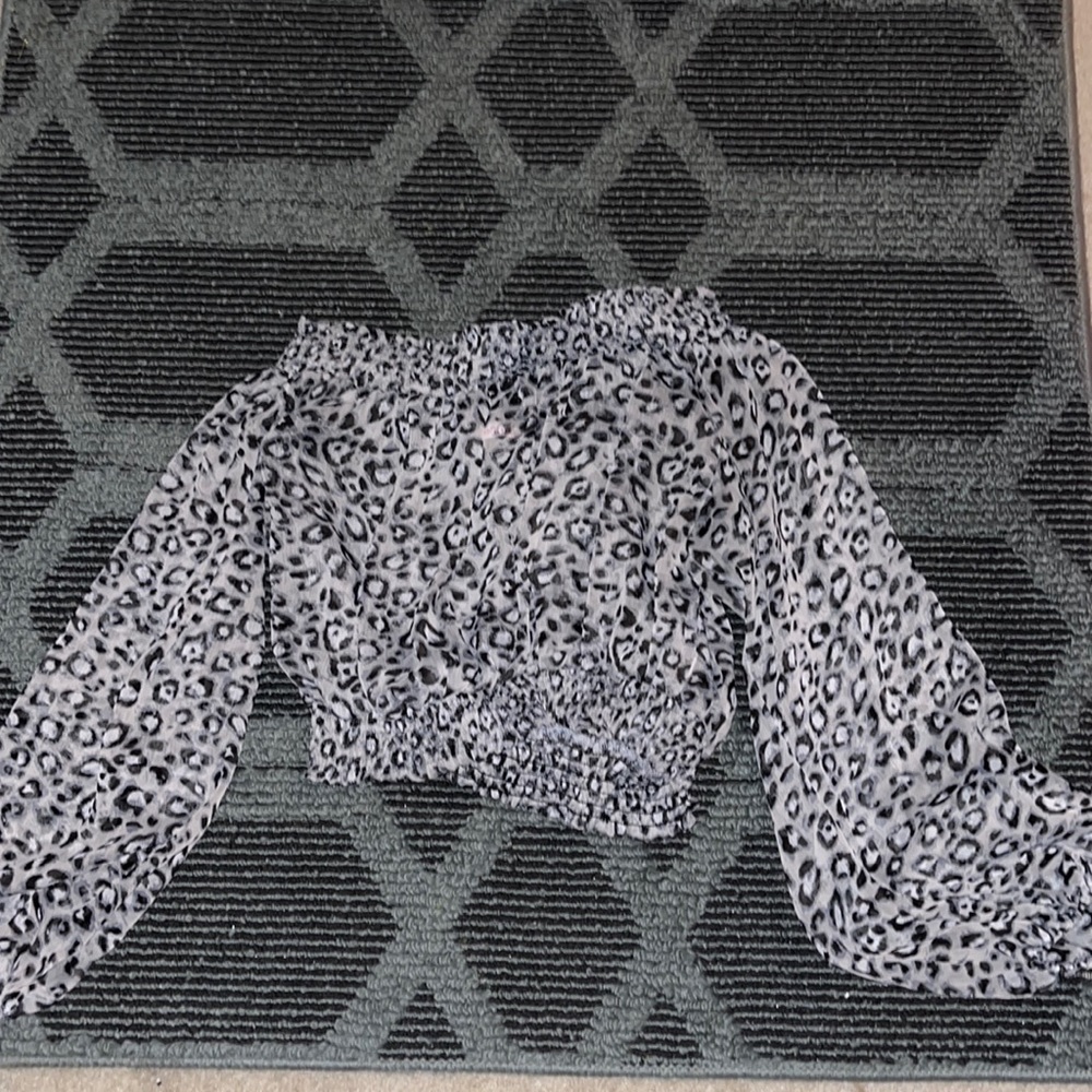 Off shoulder cheetah print top